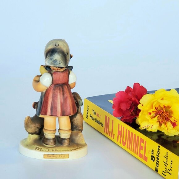 Hummel Figurine -TMK 2 - Feeding Time - No. 199/I - Picture 9 of 9